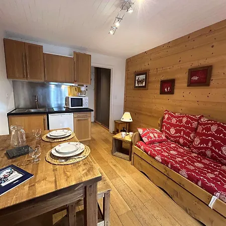 Apartment Cosy Pour 2 Personnes A Meribel, Proche Des Pistes Et Commerces - Fr-1-180-42